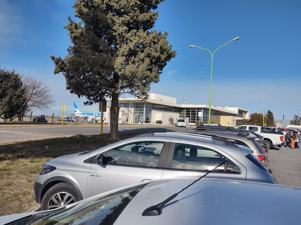 Lanzamiento de la licitación para concesionar el estacionamiento del Aeropuerto de Bahía